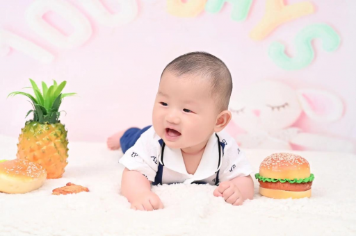 晋城宝宝在妈妈肚子里